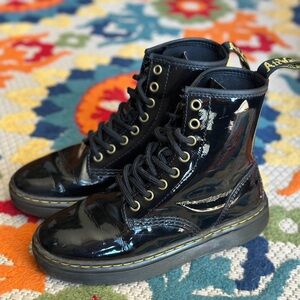 Dr. Martens Black Patent Leather Airwair
Zavala size 36EU